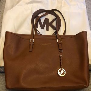Michael Kors Jet Set Travel tote